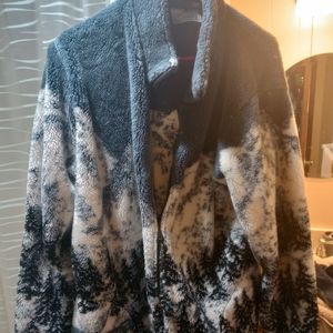 Black mountain sports fleece jacket